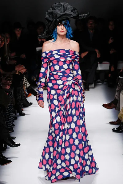 Look 1